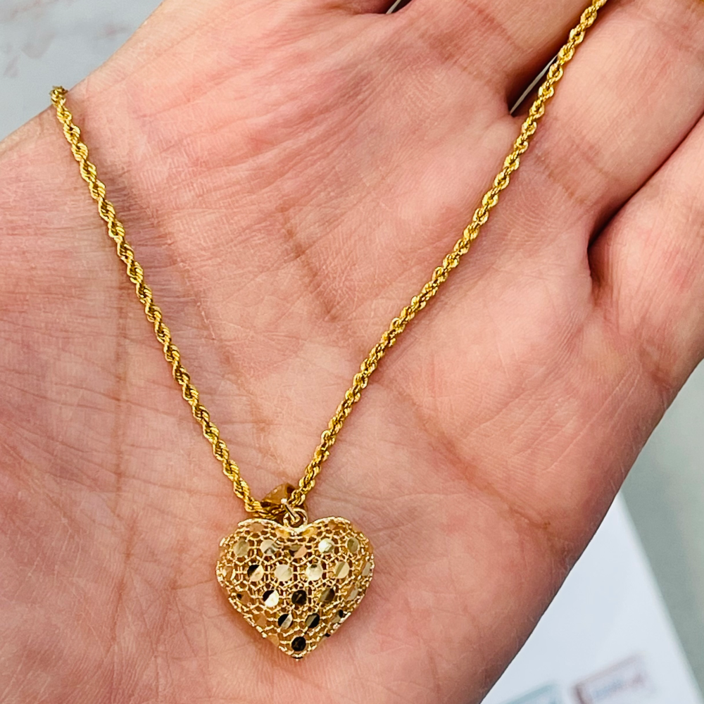 پلاک با زنجیر قلب